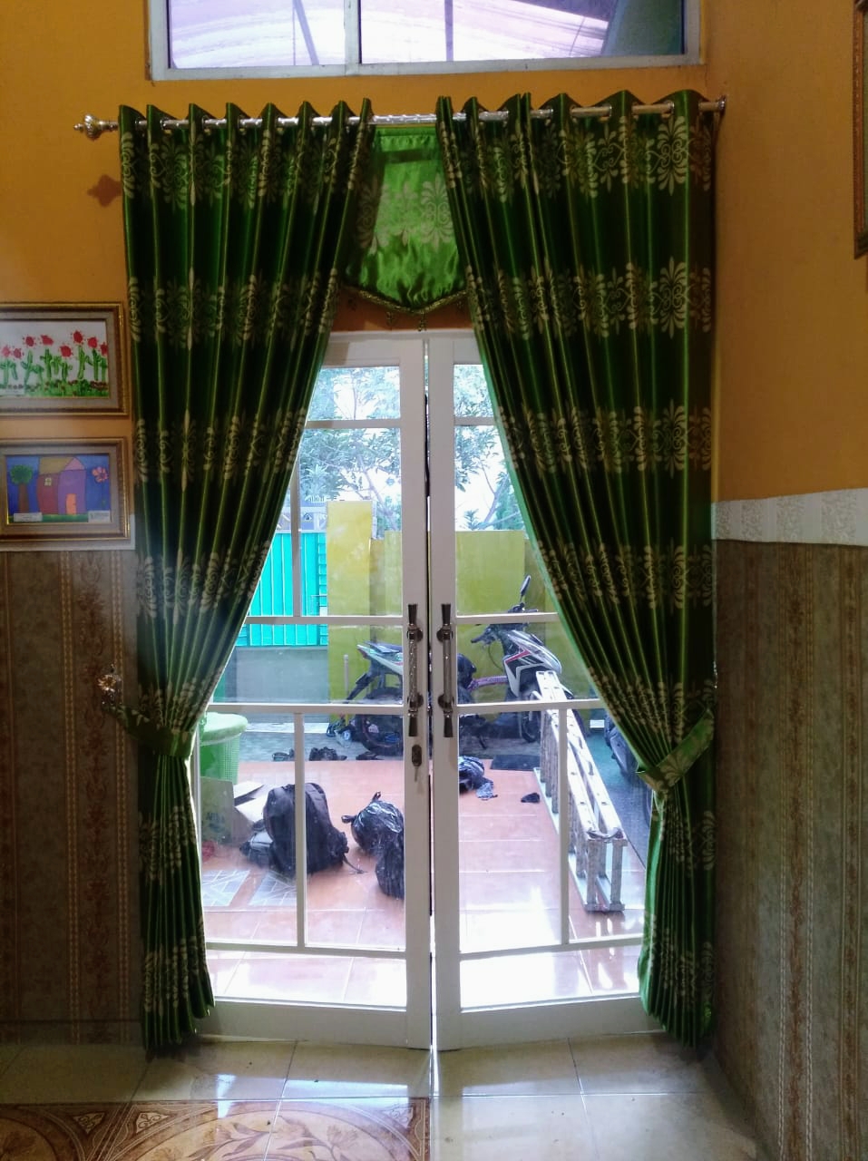 Gorden Hijau Motif Emas