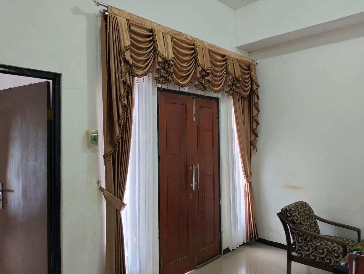 Pemasangan Gorden Klasik Elegan